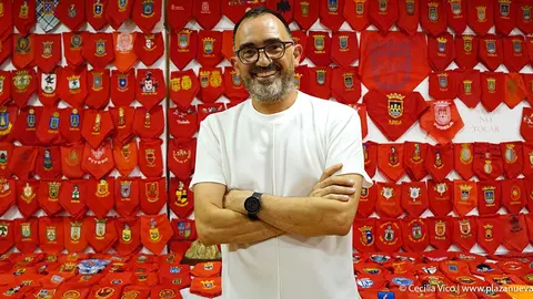 Guillermo Garnica &Aacute;lava afirma que detr&aacute;s de cada pa&ntilde;uelo hay una historia, una emoci&oacute;n y una parte del patrimonio festivo de Navarra