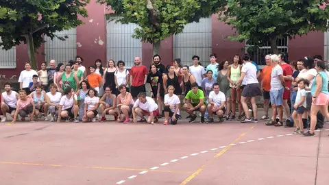 Cada a&ntilde;o, el patio del Colegio Elvira Espa&ntilde;a de Tudela se llena de lunes a jueves desde que se inicia el mes de julio