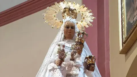 La procesi&oacute;n de Bu&ntilde;uel siempre saca a la calle la imagen de Santa Ana