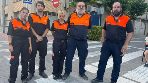 Miguel &Aacute;ngel Garc&iacute;a Conde (segundo por la derecha), junto a miembros de Protecci&oacute;n Civil Tudela