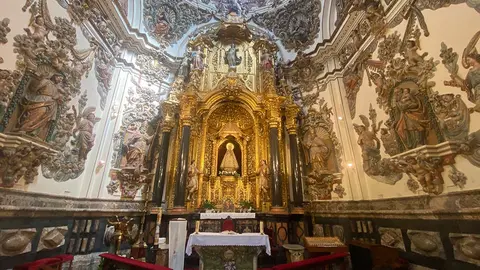 El actual retablo de la Capilla de Santa Ana, que llama la atenci&oacute;n por su singularidad, no es el mismo que se levant&oacute; para la inauguraci&oacute;n