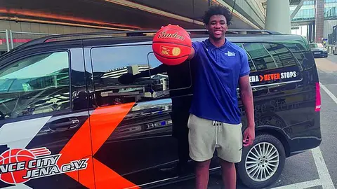 El tudelano Great Osobor inicia su carrera profesional en Alemania con el Science City Jena tras brillar en la NCAA y la Summer League con los Houston Rockets