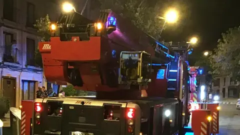Vecinos de la calle Herrer&iacute;as alertaron de un intenso olor a quemado en un edificio en obras