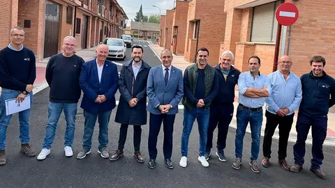 El consejero Chivite, con el resto de participantes en la visita