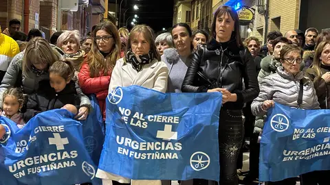 El Ayuntamiento de Fusti&ntilde;ana califica de &eacute;xito la protesta contra el cierre de urgencias rurales y reitera su petici&oacute;n de reuni&oacute;n al consejero de Salud para explicar las consecuencias del recorte