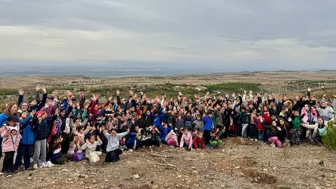 Plantaci&oacute;n de 1.000 &aacute;rboles en Sendaviva 2