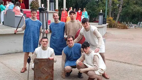Jovenes en el Bel&eacute;n Viviente de Cortes, en 2024