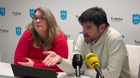Olga Risueño y Eneko Larrarte en su comparecencia en la rueda de prensa convocada por Contigo Tudela