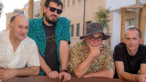 Componentes del grupo Dulzaineros del Bajo Arag&oacute;n