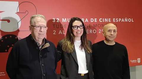 La concejal de cultura, Reyes Carmona, junto al director de la Muestra, Luis Alegre y Jos&eacute; Romano como representante de cineclub Muskaria, organizadores, junto a Tudela Cultura, de este programa cultural