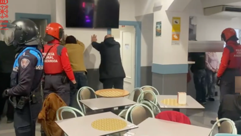 En la inspecci&oacute;n participaron 16 agentes de la Brigada de Prevenci&oacute;n y Atenci&oacute;n Ciudadana de la Comisar&iacute;a de Tudela y de la Polic&iacute;a Local, con el apoyo del Grupo de Gu&iacute;as Caninos de Polic&iacute;a Foral