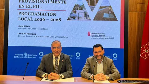 El Consejero de Cohesi&oacute;n Territorial, &Oacute;scar Chivite Cornago y el Director general de Administraci&oacute;n Local y Despoblaci&oacute;n, Jes&uacute;s Mar&iacute;a Rodr&iacute;guez G&oacute;mez