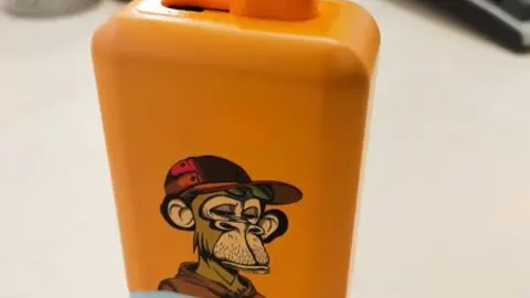Uno de los vapeadores incautados en un centro educativo.