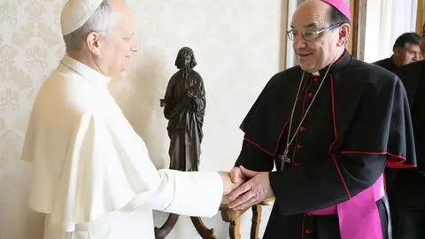 El Papa y el arzobispo de Pamplona, Florencio Rosell&oacute;.