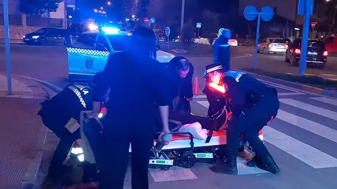 En la Avenida del Barrio de Tudela, un motorista de 58 a&ntilde;os result&oacute; herido tras esquivar a un ciclista que cruzaba indebidament