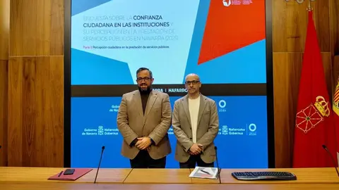 El vicepresidente Javier Rem&iacute;rez y Txerra Garc&iacute;a de Eulate, en la presentaci&oacute;n de los resultados de la encuesta.