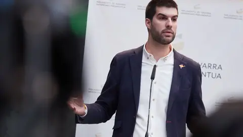 Archivo - El portavoz de Contigo-Zurekin en el Parlamento de Navarra, Carlos Guzm&aacute;n.