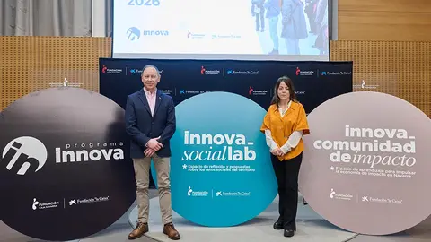 El presidente de Fundaci&oacute;n Caja Navarra, Jos&eacute; &Aacute;ngel Andr&eacute;s, y la delegada territorial de Fundaci&oacute;n "la Caixa" en Navarra, Izaskun Azcona
