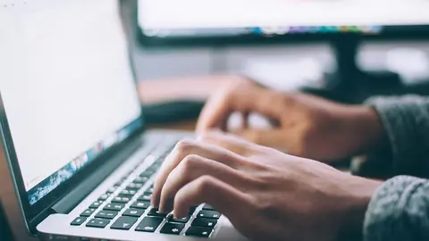 ordenador portatil teclado oficina trabajo teletrabajo