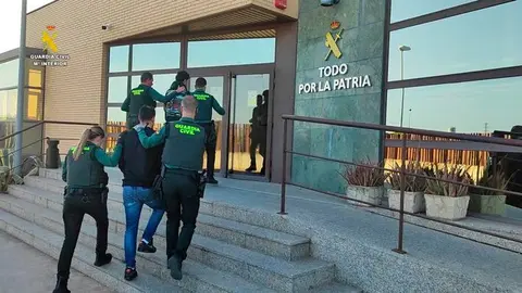La Guardia Civil incauta m&aacute;s de 100.000 euros en drogas en un control preventivo en el Villar de Arnedo (La Rioja)