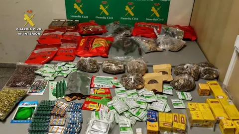 Imagen de los productos interceptados en el Aeropuerto de No&aacute;in