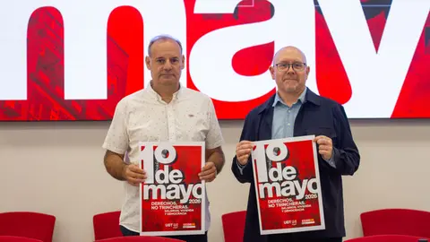 El secretario general de UGT Arag&oacute;n, Jos&eacute; Juan Arceiz, a la izquierda, y el de CCOO Arag&oacute;n, Manuel Pina, a la derecha, en la presentaci&oacute;n de las reivindicaciones del pr&oacute;ximo 1 de mayo.