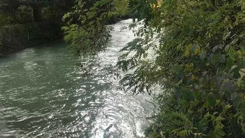 Archivo - Crecida de un cauce de un r&iacute;o, agua, caudal.