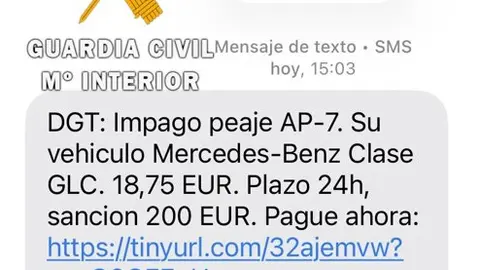 Imagen del SMS fraudulento que suplanta a la DGT.
