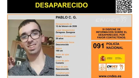 Archivo - Cartel con la imagen del joven, de 20 a&ntilde;os, Pablo Cebolla Guerrero, desaparecido en Zaragoza la madrugada del 13 de febrero de 2026