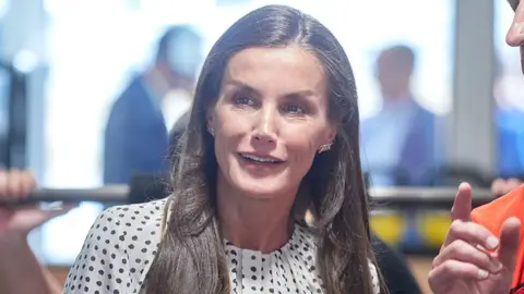 Archivo - La Reina Letizia durante la inauguraci&oacute;n del Curso de Formaci&oacute;n Profesional 2025/2026 en el Centro Integrado Polit&eacute;cnico de Formaci&oacute;n Profesional Lumbier, a 3 de octubre de 2025, en Lumbier, Navarra (Espa&ntilde;a).