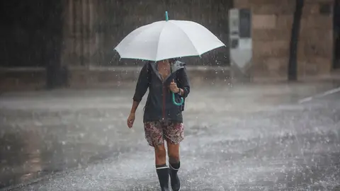 ROBER SOLSONA&hellip;20230915&hellip;.VALENCIA&hellip;.UNA FUERTE TROMBA DE AGUA DESCARGA SOBRE VALENCIA.
