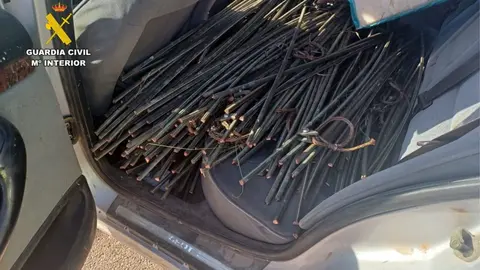 Parte del material incautado a los dos detenidos acusados de robar presuntamente m&aacute;s de un centenar de catalizadores de un desguace de Murillo de Leza (La Rioja).