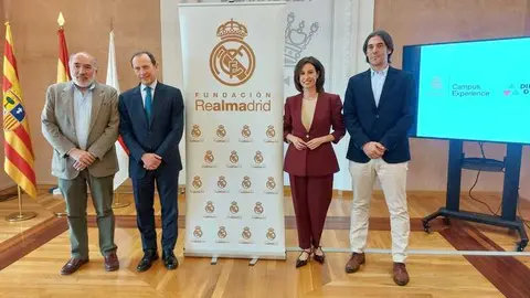 El alcalde de Calatayud, Jos&eacute; Manuel Aranda; el director de Relaciones Institucionales del Real Madrid, Emilio Butrague&ntilde;o; la vicepresidenta de la DPZ y alcaldesa de Ejea de los Caballeros, Teresa Ladrero, y el diputado provincial Jos&eacute; Carlos Tirado.