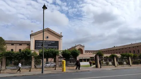Archivo - Edificio de la Bene de Logro&ntilde;o