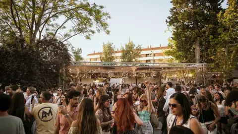 Ambiente en la II Feria Internacional de la Garnacha celebrada en la Arboleda de Macanaz.