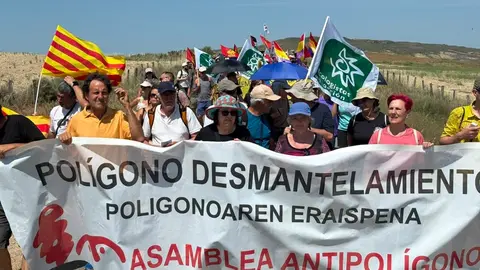 Marcha para reclamar el desmantelamiento del pol&iacute;gono de tiro de las Bardenas