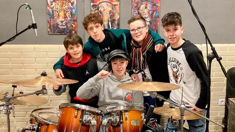 Los Calaveeras est&aacute;n formados por cinco j&oacute;venes m&uacute;sicos de Alfaro de entre 13 y 14 a&ntilde;os