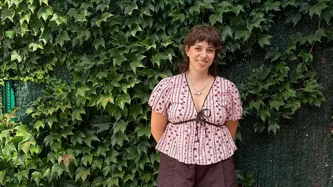 Cristina Moreno Vitas, ilustradora de Tudela y ganadora del Premio a la Promoci&oacute;n del Talento Art&iacute;stico del Gobierno de Navarra y de Encuentros Arte Joven 2026
