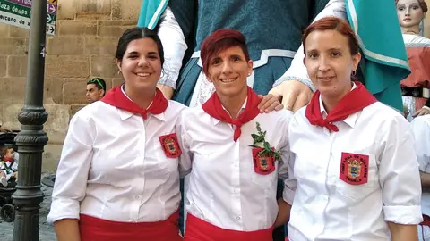 Sandra Vaquero Vilda, Marta Pera Mar&iacute;n y Alicia Cornago protagonizaron en 2018 la incorporaci&oacute;n de las primeras mujeres a la comparsa de gigantes de Tudela. Hoy, Sandra y Marta siguen formando parte del grupo