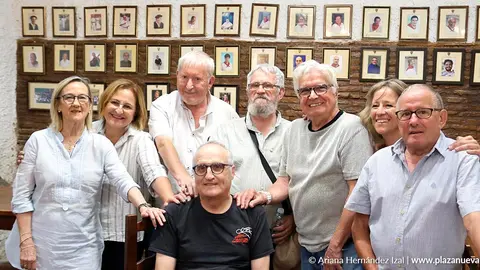 Los anteriores Tudelanos Populares acompa&ntilde;aron a Juan Ram&oacute;n Sainz Hern&aacute;ndez de Ubago tras hacerse p&uacute;blico su reconocimiento como Tudelano Popular 2026