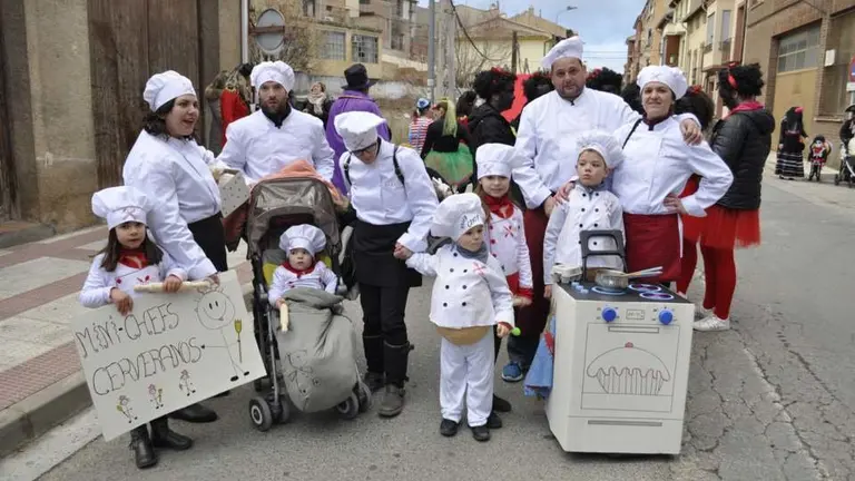 Mini chefs en el desfile de Carnaval 2018 de Cervera del R&iacute;o Alhama