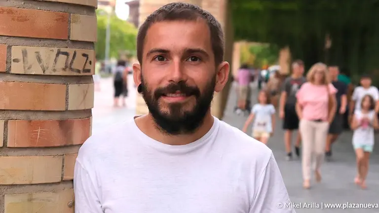 Andoni Zubir&iacute;a, en el paseo del Queiles