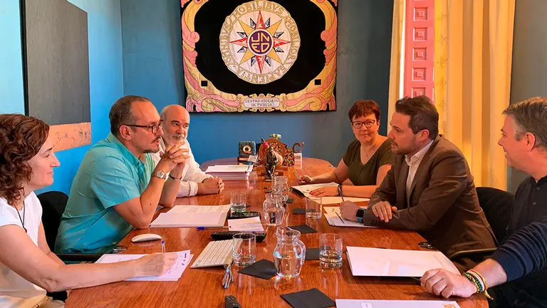 Luis J. Fernández en su primera reunión con el alcalde de Tudela, Alejandro Toquero