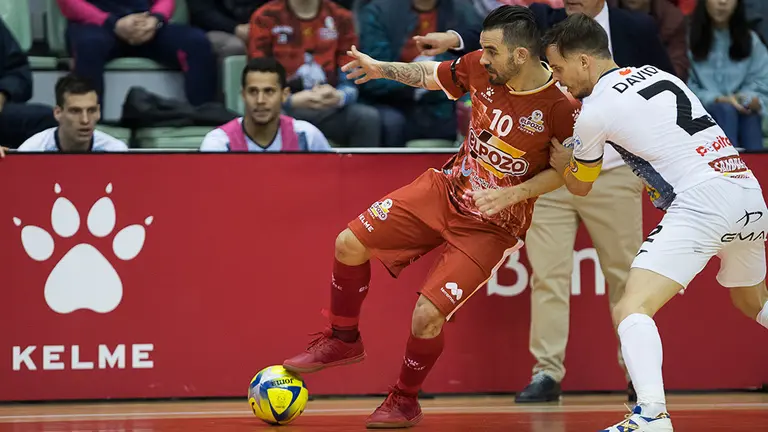 El Aspil-Jumpers Ribera Navarra FS ha vuelto de vac&iacute;o de su visita al Palacio de los Deportes de Murcia al caer por 2-1 