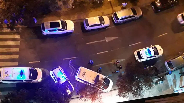 Im&aacute;genes de la pelea en la plaza de la estaci&oacute;n enviadas por un vecino