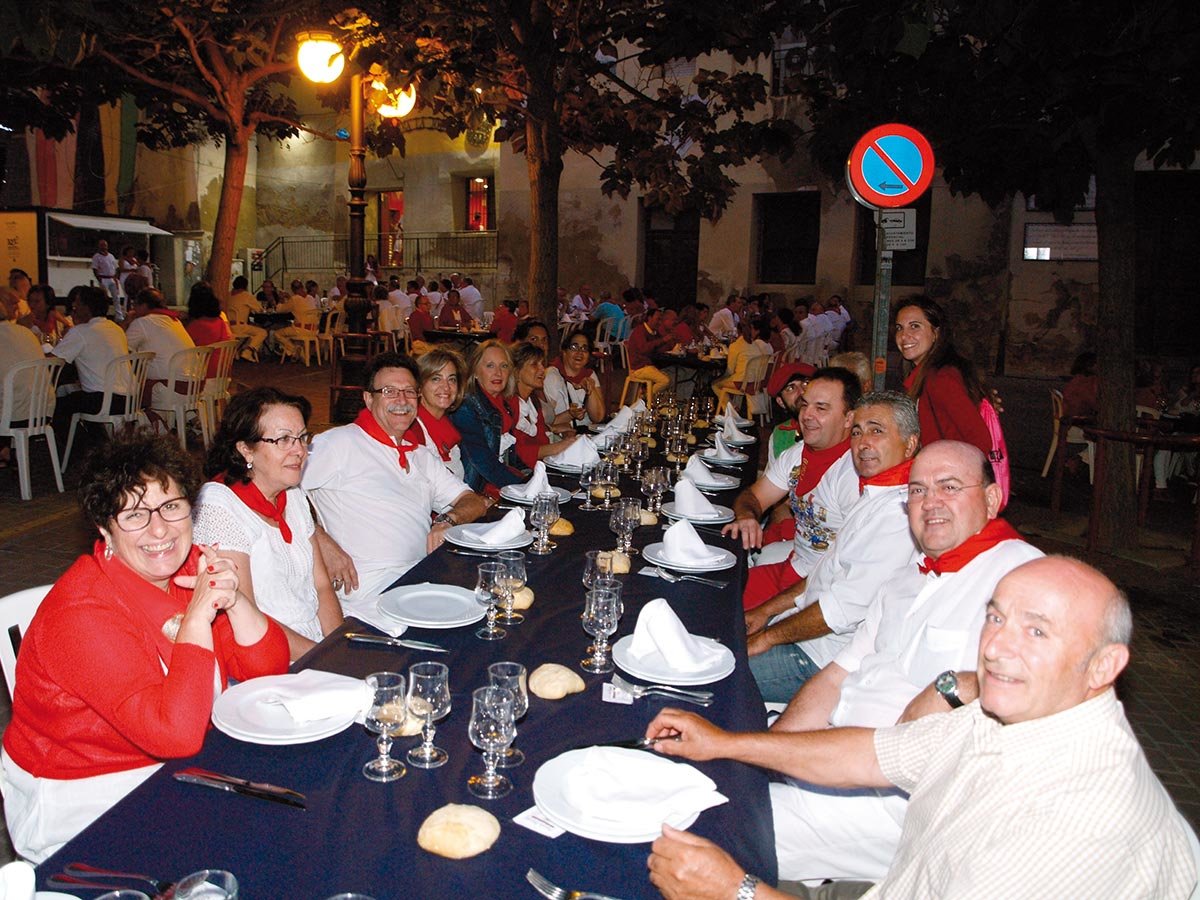 Este año la cena de los Entreveraos vuelve a su formato de cena tras optar el año pasado en hacer un guateque con pintxos