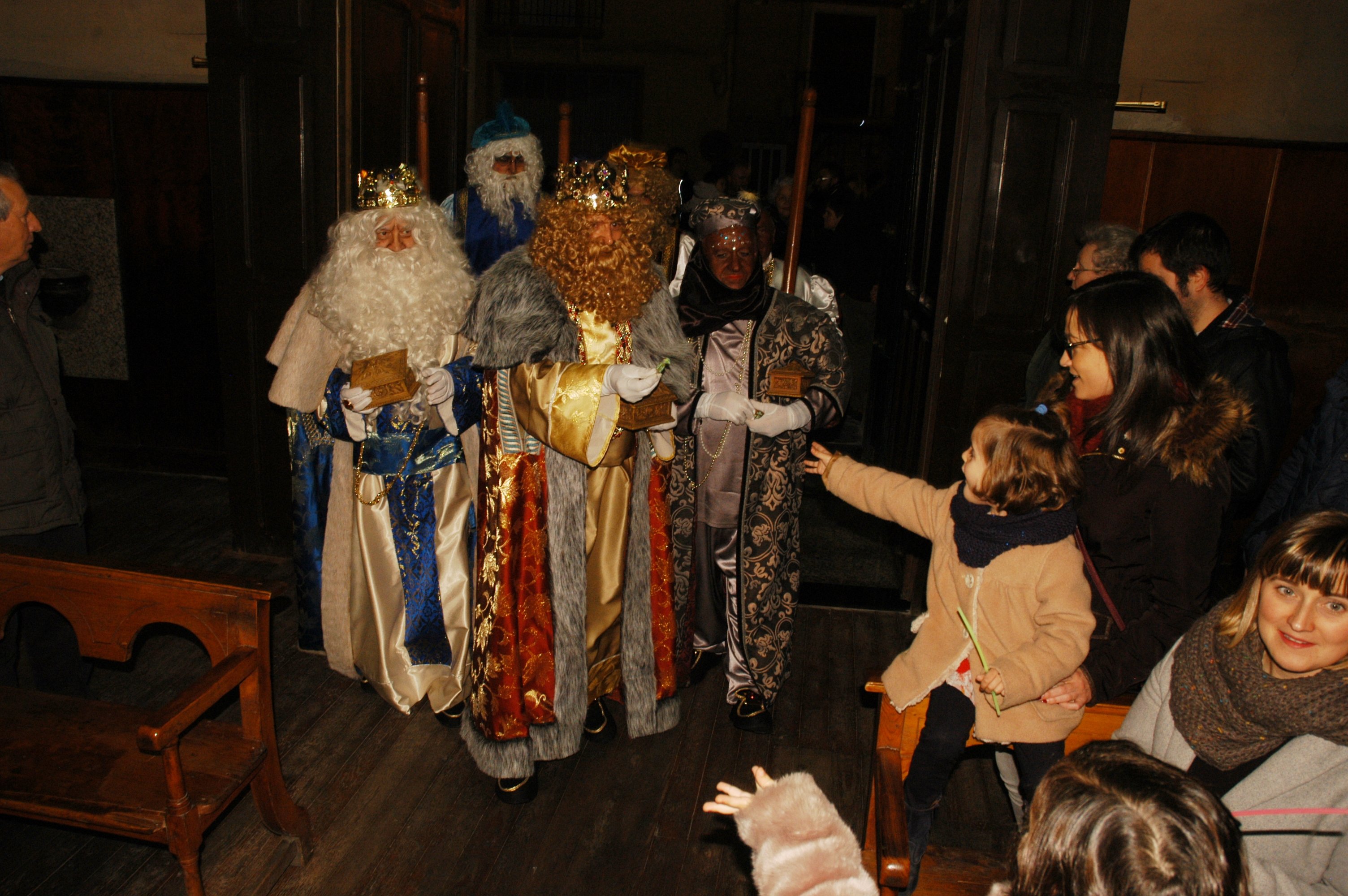 Llegada de los Reyes Magos a la iglesia de San Gil de Cervera del Río Alhama