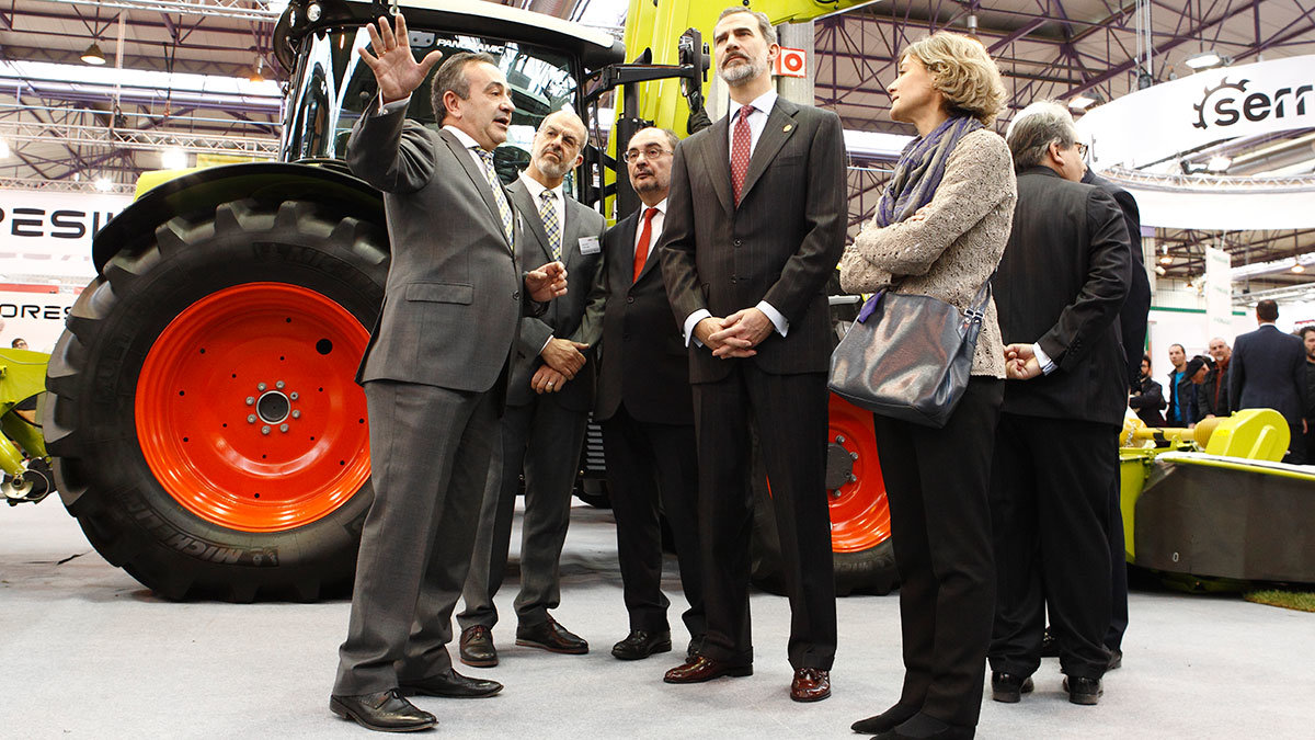 el Rey ha inaugurado la Feria Internacional de Maquinaria Agricola 2018, acompañado por el presidente de Aragón, Javier Lambán, la ministra de Agricultura, Isabel García Tejerina, los consejeros Marta Gastón y Joaquín Olona