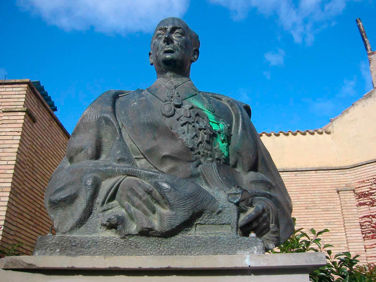 Busto de Jose Luis de Arrese