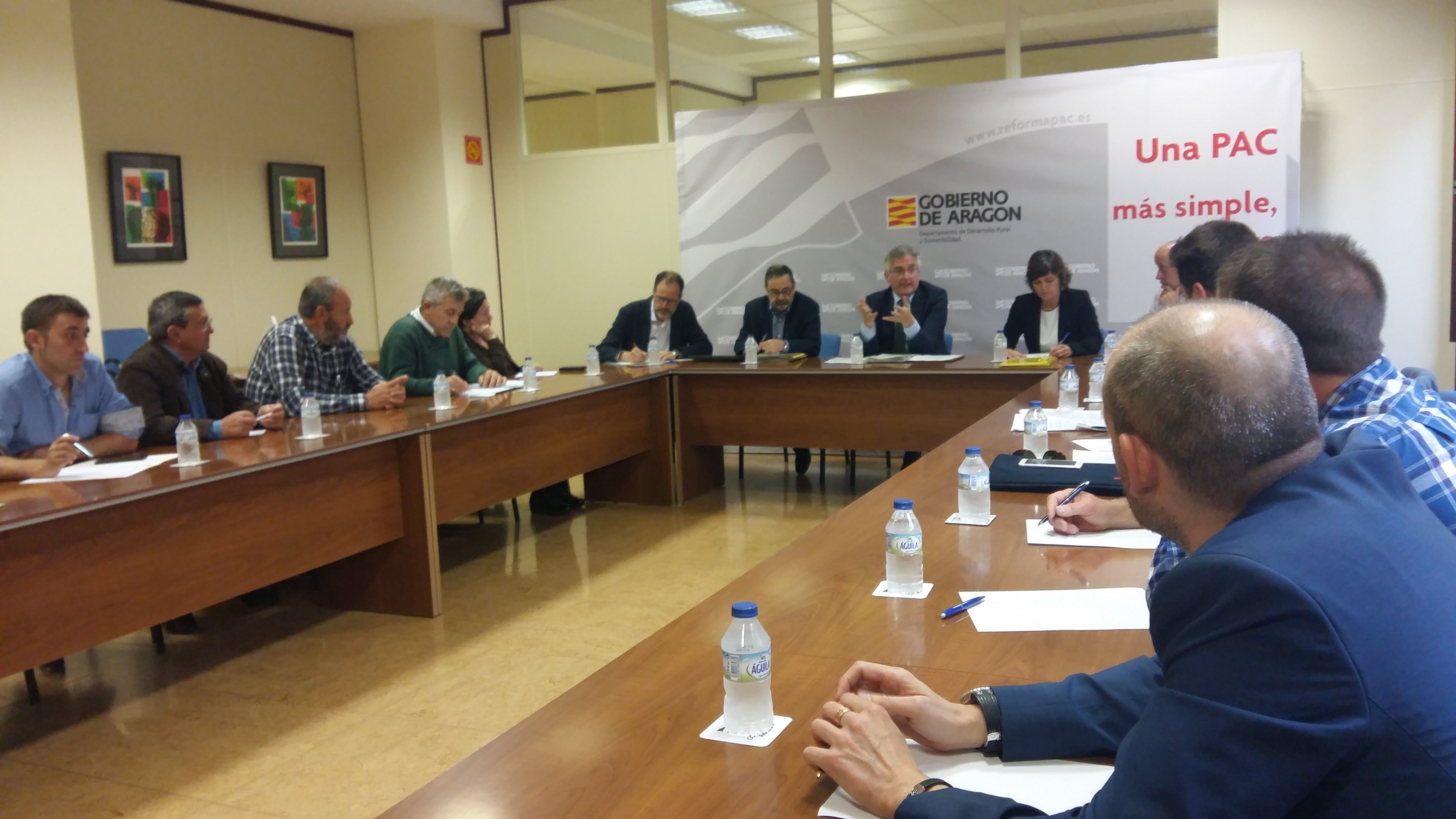 El consejero Joaquín Olona se reúne con las organizaciones agrarias con motivo de la crecida